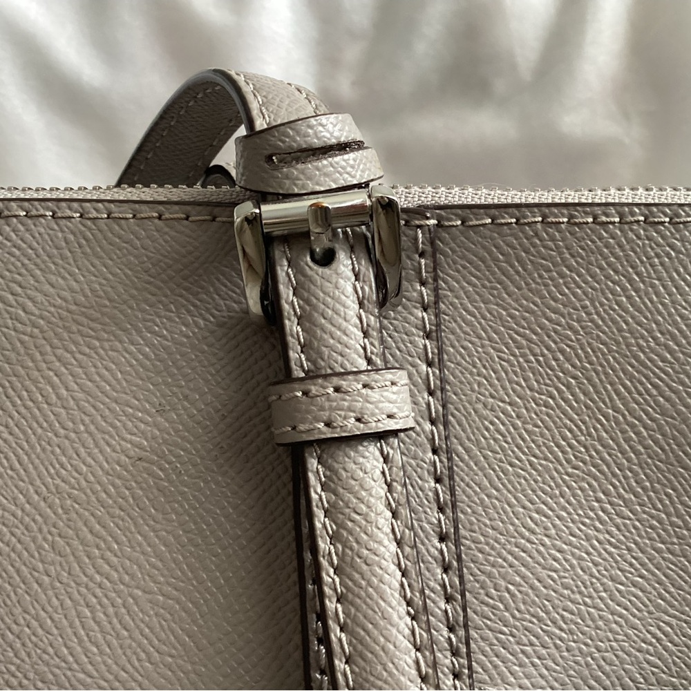 Michael Kors ‘Charlotte’ Saffiano Leather Tote - Picture 15 of 15